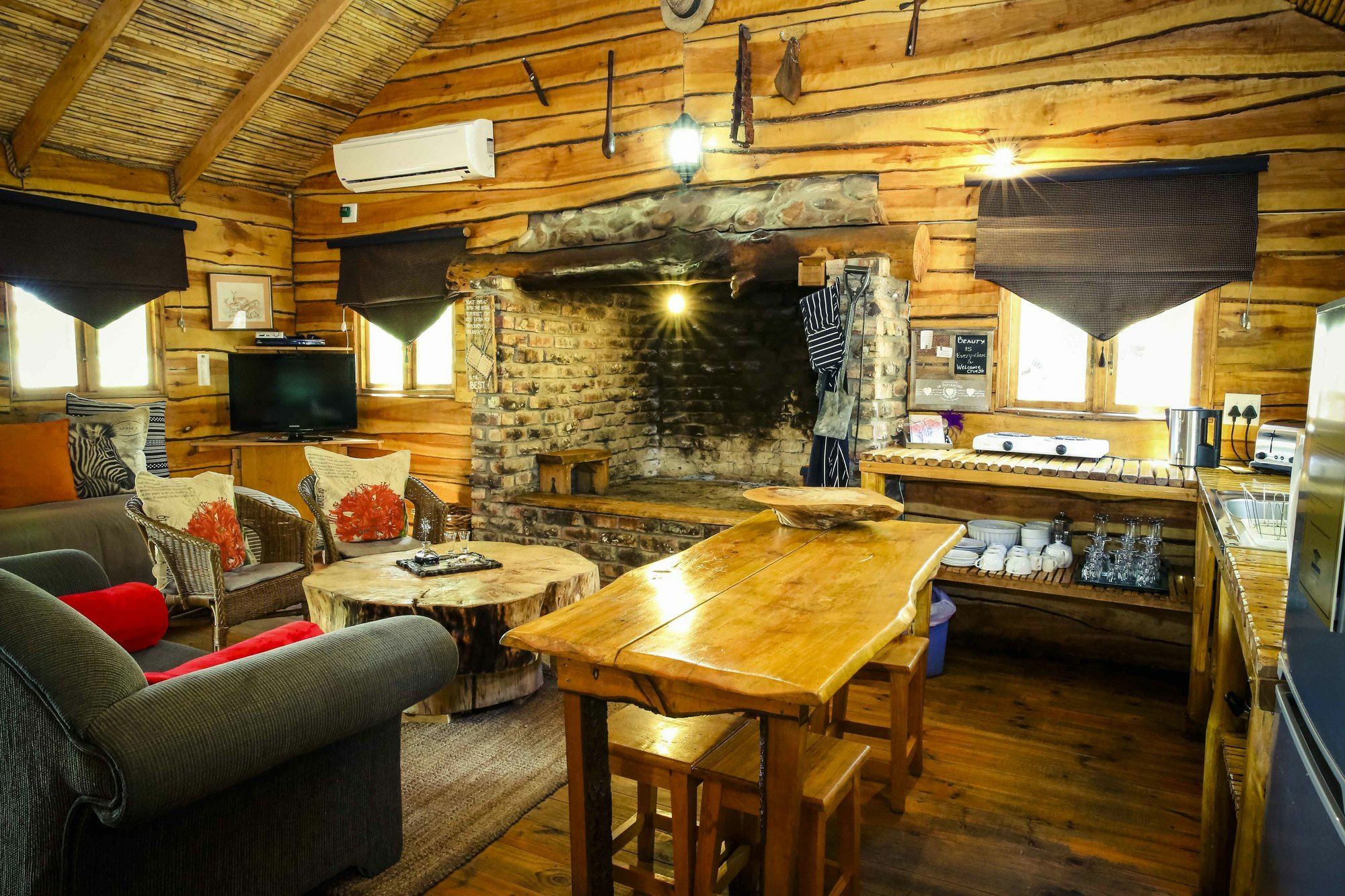 Riverside Guest Lodge Оудсхорн Екстериор снимка